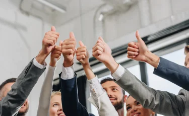 Обречены на успех: кого ждет дикая удача в апреле