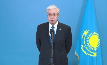 Президент референдумда дауыс бергеннен кейін журналистерге арналған брифинг өткізді