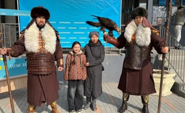 Батыры пришли голосовать на участок в Наурызбайском районе Алматы