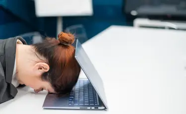 Дневная сонливость: насколько она опасна для здоровья