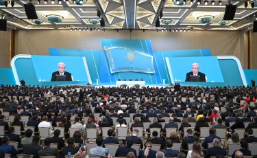 Президент: Жаңа Конституция – жастарға өмірде бағыт-бағдар сілтейтін темірқазық іспеттес