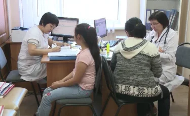 Конституция жобасында тегін медицина жойыла ма: Мәжіліс депутаттары тұрғындардың сұрағына жауап берді