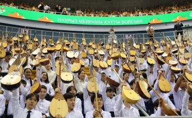 11 500 домбристов Алматы установили национальный рекорд в честь Наурыз Мейрамы