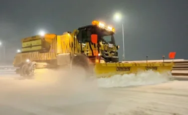 Алматыда қалың қарға байланысты коммуналдық қызмет күшейтілген режимде жұмыс істеп жатыр