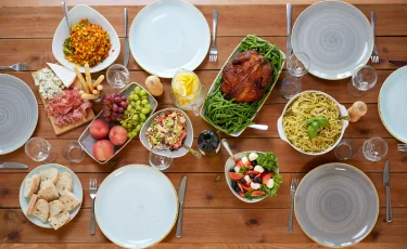 Мерекелік дастархан: Эстетика мен жылдам дайындалатын дәмдер