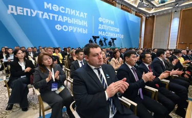 Депутаттардың кәсіби білігін арттырып, цифрлық құзыретін кеңейту өте маңызды - Мемлекет басшысы