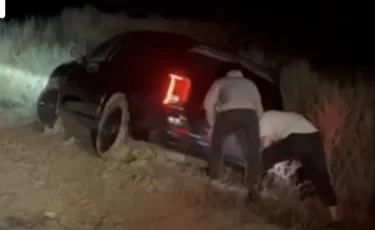 Ночная операция: под Атырау из грязевой западни спасены 12 человек