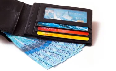 Приятный бонус: казахстанцы смогут получить вознаграждение за хранение денег на карточках