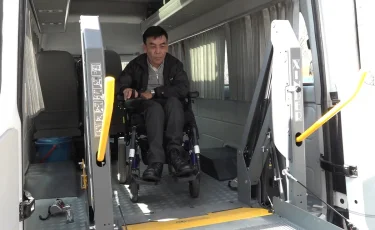 Во всенародном голосовании активно участвуют и жители Алматы с особыми потребностями