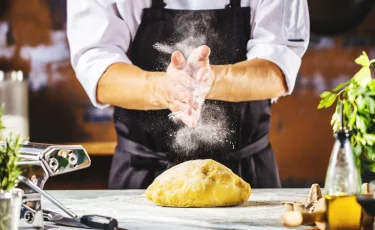 Как испечь идеальный хлеб дома: секреты хрустящей корочки и ароматного мякиша