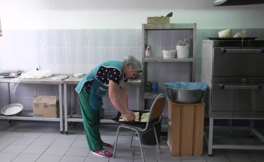 Мороз и дистанционка: школьные столовые несут миллионные убытки