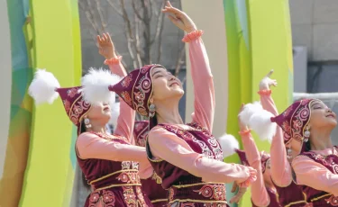 Представители этнокультурных объединений Алматы поздравили казахстанцев с наступающим Наурызом