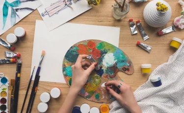 Забытые хобби: почему весной тянет рисовать и созидать