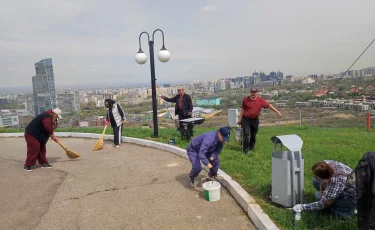 Алматыда трамплин маңында жүздеген тұрғын қатысқан сенбілік ұйымдастырылды
