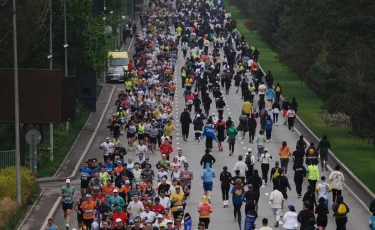Almaty Half Marathon объединил более 10 000 участников из 44 стран и прошёл с акцией «Таза Қазақстан»