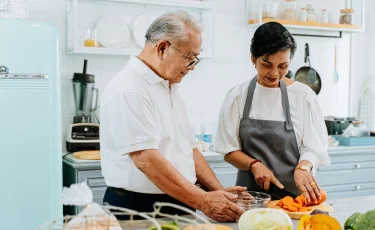 Без фастфуда и ресторана: приготовление еды дома снижает риск деменции