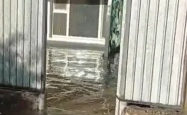 Непогода в Кентау: подтоплены улицы и дворы