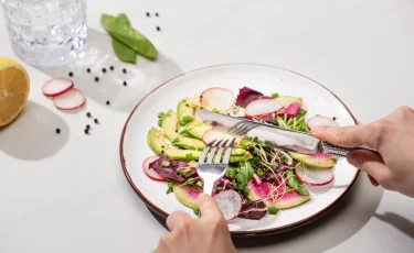 Рекомендации диетологов: как правильно питаться весной