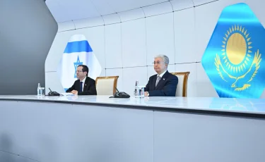 Президенты Казахстана и Израиля посетили Международный центр искусственного интеллекта Alem.ai