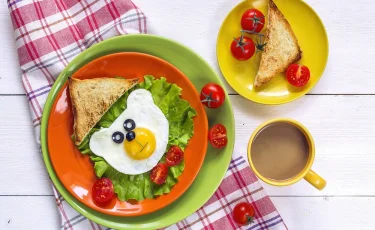 Размер - не главное: как цвет тарелки влияет на количество съеденного