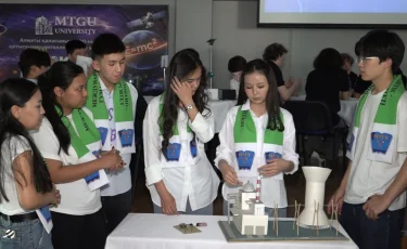 Физиктер лигасы: Алматыда студенттер арасында зияткерлік байқауы өтті