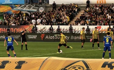 Футбол и “Таза Қазақстан” на одном стадионе: в Алматы проходит матч Кайрат-Астана