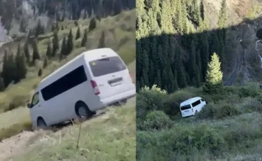 Алматы облысында туристік автобус шатқалға құлап кетті