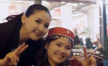 Әнші Айдана Меденова ерекше қыздың арманын орындады