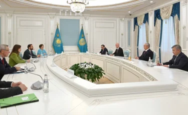 Глава государства встретился с председателем правления Восточного комитета германской экономики Катриной Клаас-Мюльхойзер