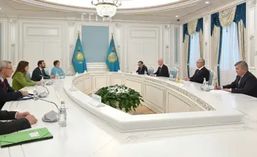Глава государства встретился с председателем правления Восточного комитета германской экономики Катриной Клаас-Мюльхойзер