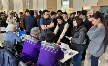 Алматыда  студенттерге арналған мамандықтар жәрмеңкесі өтті