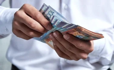 Пирамиданың жаңа әдісі: Алаяқтар заңсыз тапқан қаражатты криптоәмияндар арқылы заңдастырып отырған