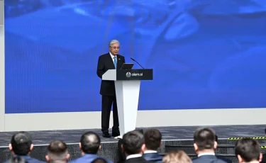 Президент: Жаппай цифрландыру мен ЖИ енгізу - елімізді жаңғыртудың негізгі факторының бірі