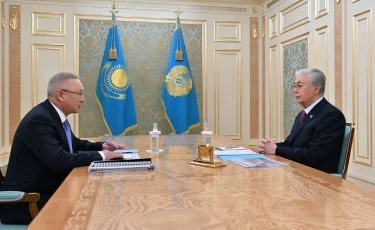 Глава государства встретился с акимом области Жетісу