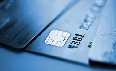 В Казахстане начали снимать аресты со счетов должников