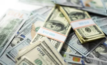 В глубоком пике: что происходит с долларом в Казахстане