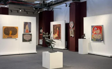 "Замандастар": как молодые художники видят современное искусство