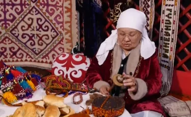 Маңғыстаулық кейуана 80 жылдық тарихы бар ұршықты қалай сақтап отыр