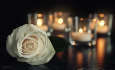 "Высокие отношения": вдова подралась с любовницей мужа на похоронах (видео)