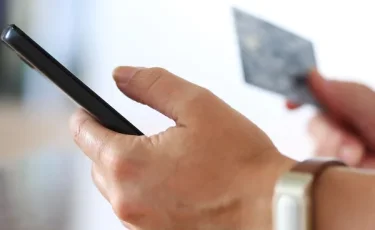 Мобильді төлем: туған күнге аударылған қаражат тексеріле ме