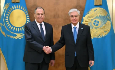 Глава государства провел встречу с министром иностранных дел Российской Федерации