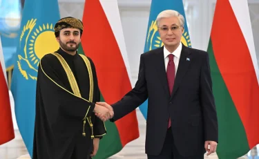 Глава государства встретился с заместителем Премьер-министра по экономическим вопросам Султаната Оман