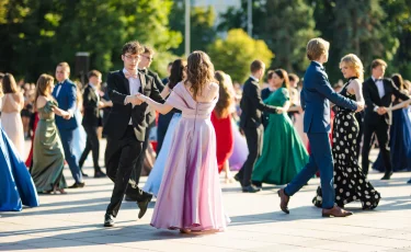 Қазақстанда мектеп бітіру кештерін өткізу ережелері қатаңдатылады