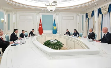 Глава государства встретился с Вице-президентом Турции Джевдетом Йылмазом