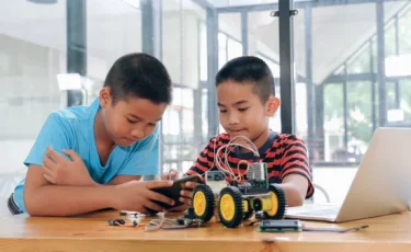 Жазғы каникул: оқушылар демалыста ЖИ мен робототехника негіздерін меңгереді