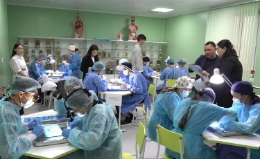 Будущее хирургии: международная олимпиада в Алматы объединила студентов из десяти стран мира