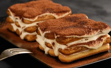 Новый рекорд: самый длинный десерт в мире приготовили в Лондоне