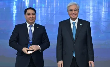 Лучшие ИИ-проекты страны: Касым-Жомарт Токаев наградил победителей alem.ai battle