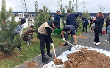 Келешек мектептерінің оқушылары «Таза Қазақстан» акциясына белсенді қатысып жатыр