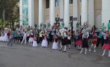 Жетісу ауданындағы білім ордаларында Наурыз мейрамын атап өтті